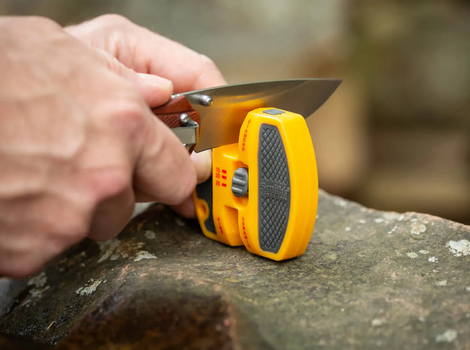 adjustable_stage_sharpene_1-1.webp Smith's Adjustable 2-Stage Sharpener