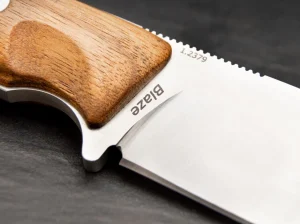 Manly Blaze D2 Walnut